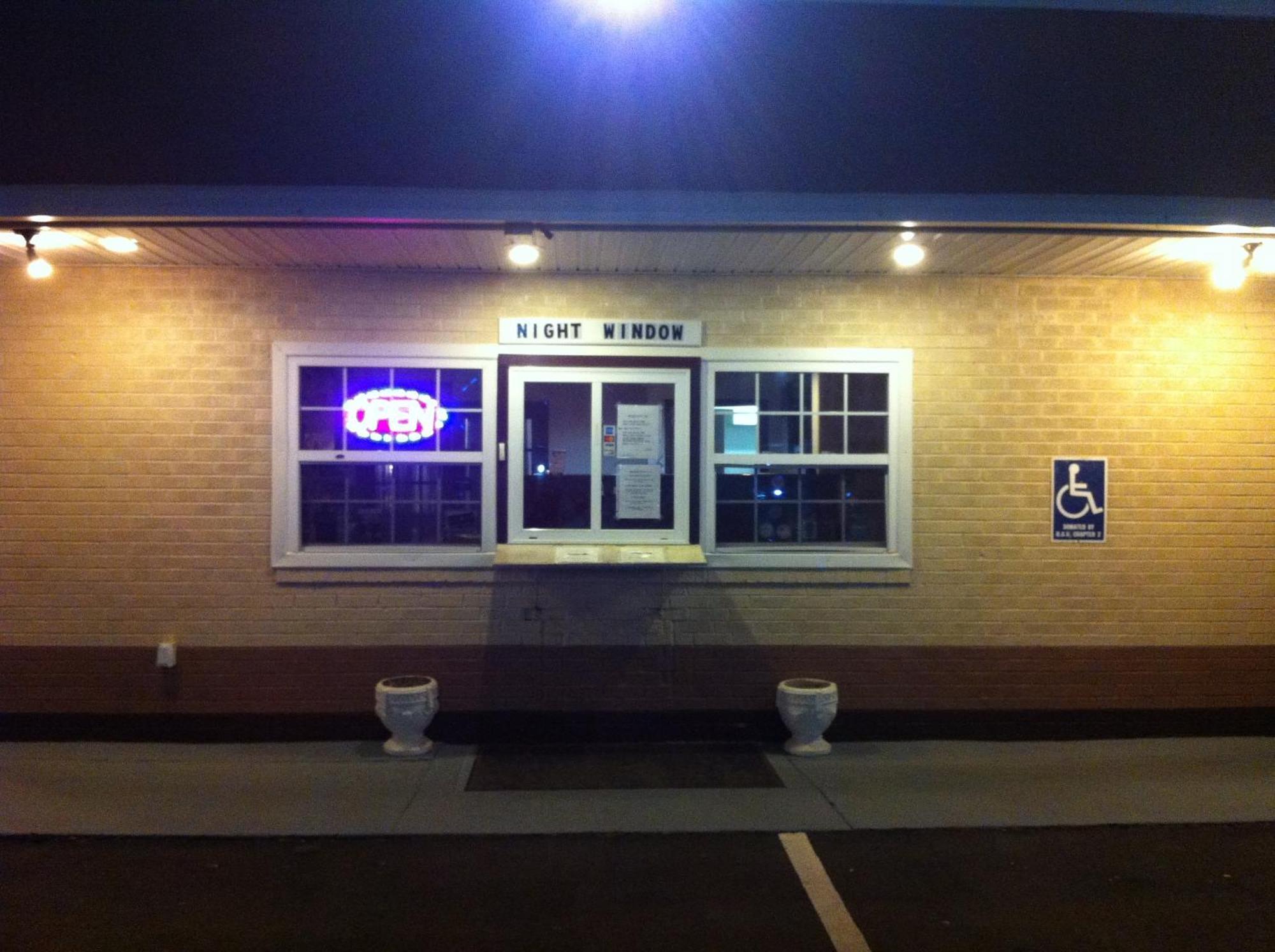 Newport News Inn Exterior foto